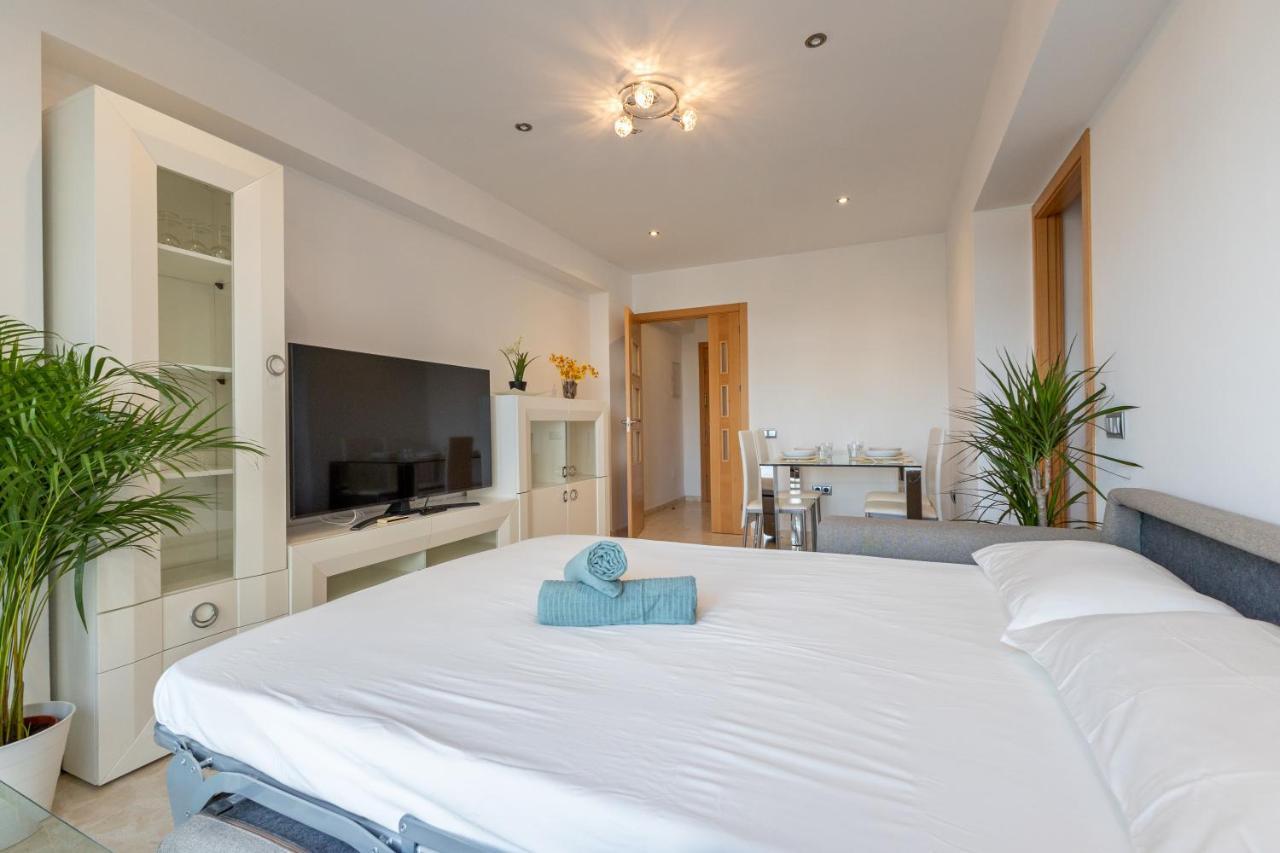 Charming 3 Bedroom Apartment At Triana Center By Oui Sevilla Eksteriør billede