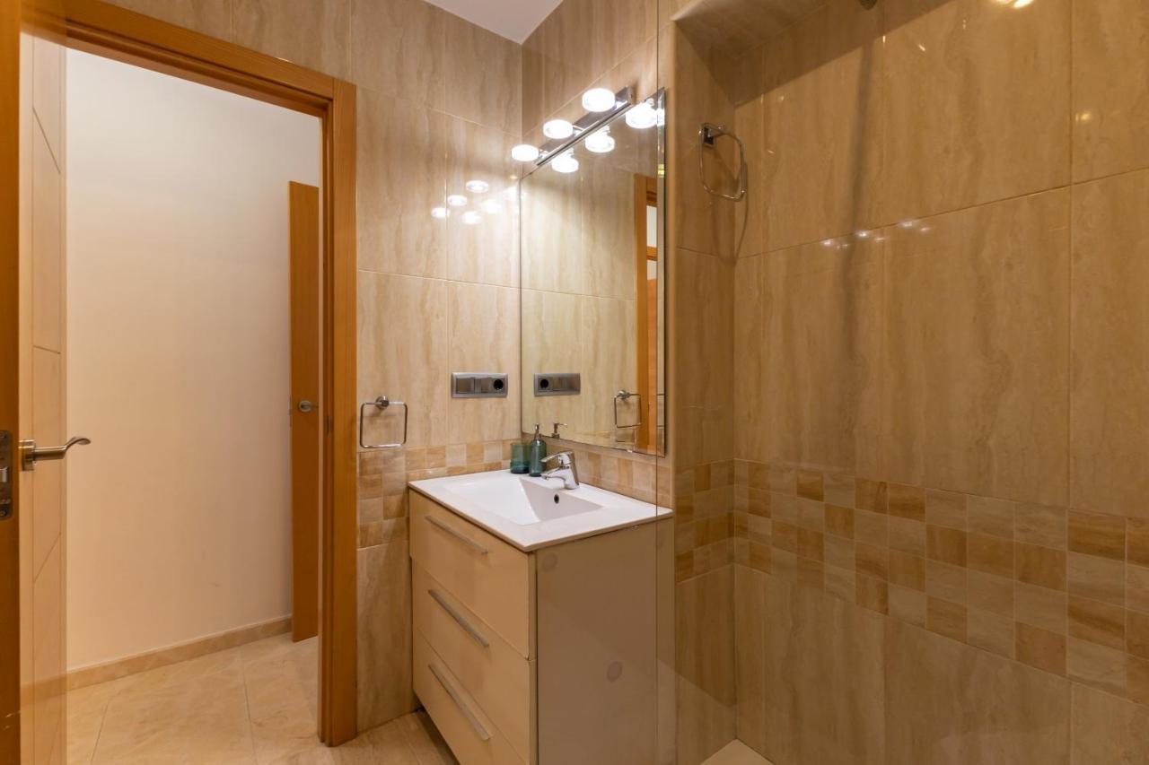 Charming 3 Bedroom Apartment At Triana Center By Oui Sevilla Eksteriør billede