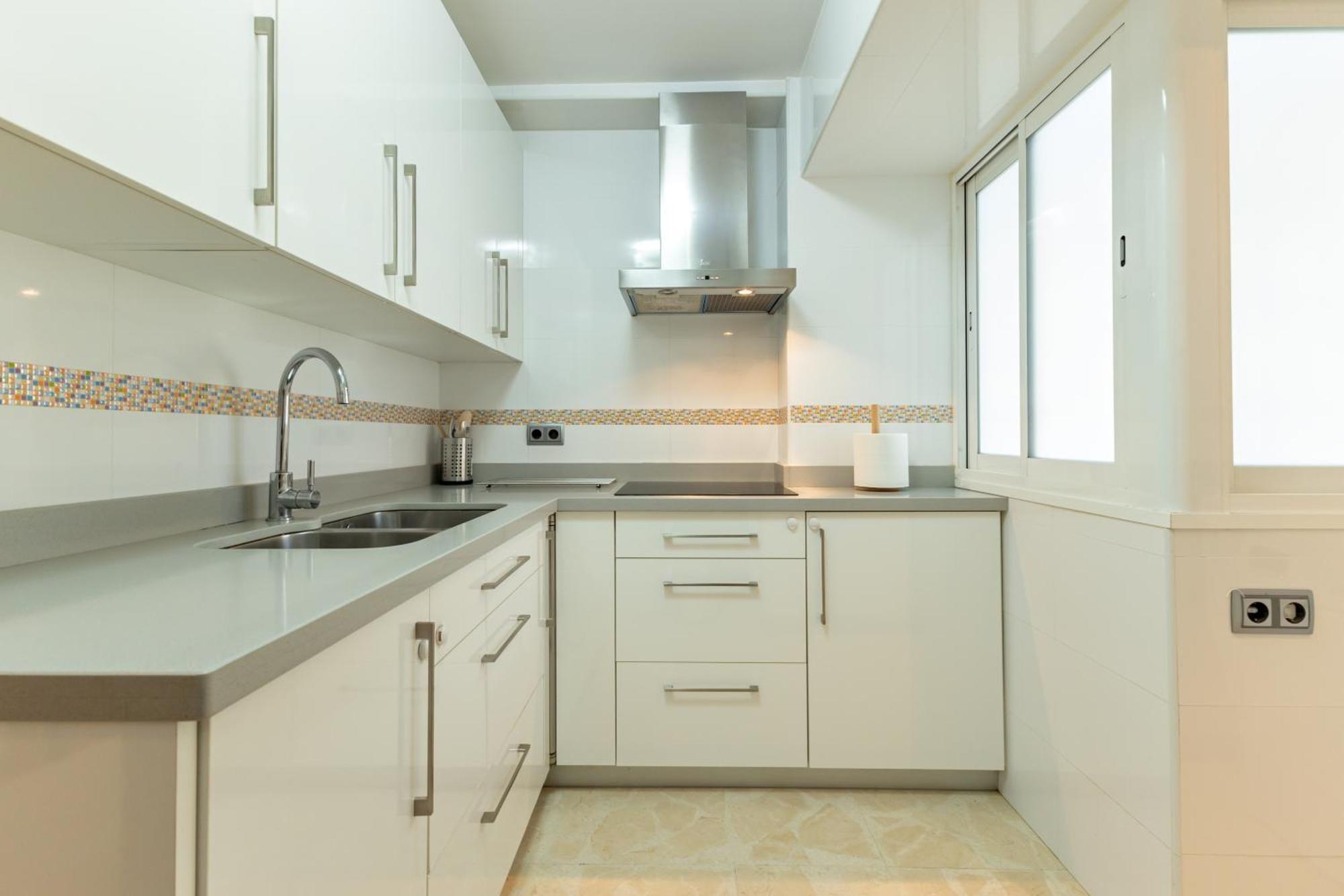 Charming 3 Bedroom Apartment At Triana Center By Oui Sevilla Eksteriør billede