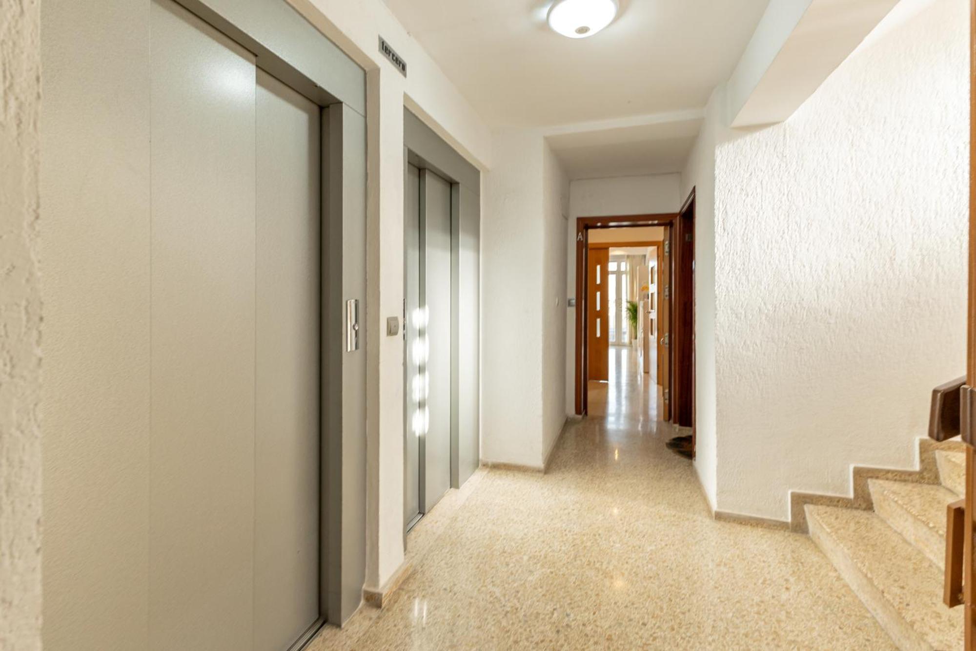 Charming 3 Bedroom Apartment At Triana Center By Oui Sevilla Eksteriør billede